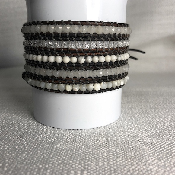 Chan Luu 5 Wrap Bracelet - grey leather, Howlite, Quartz, Magnesite - Picture 1 of 6
